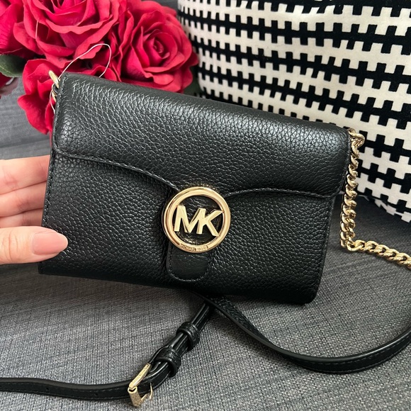 Michael Kors Black Leather Crossbody Bag Purse Clutch - Picture 1 of 5